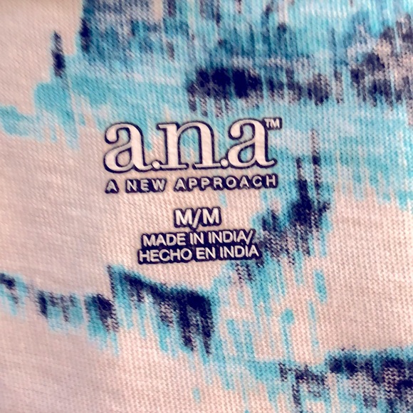 SZ M NWOT A.N.A. TOP SLEEVELESS AND SCOOP NECK NICE COLORS - Picture 4 of 5